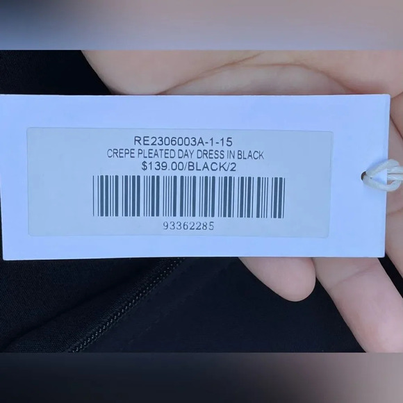 LBV Crepe Pleated Day Dress in black  Size 2 - Picture 17 of 17